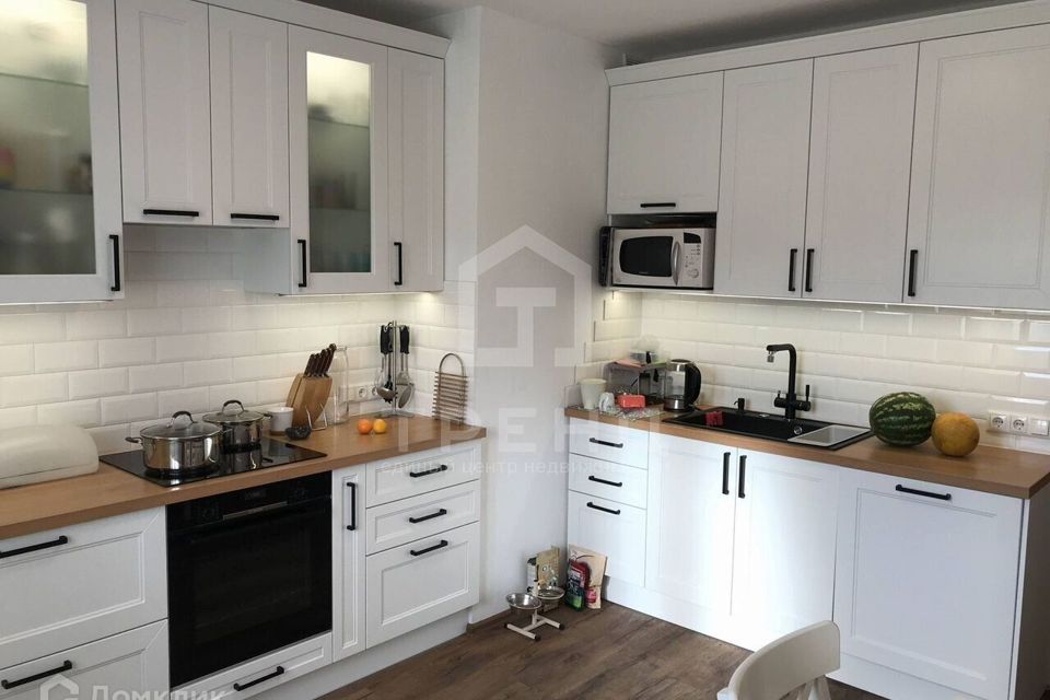 Продаётся 4-комнатная квартира, 104.3 м²