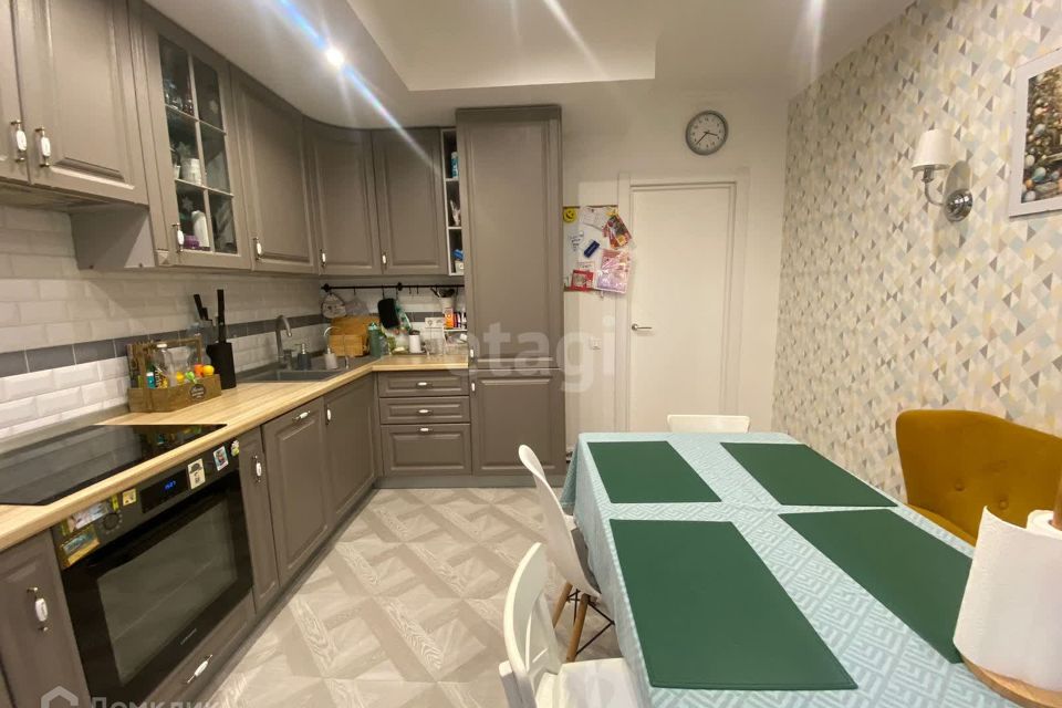 Продаётся 2-комнатная квартира, 73.3 м²