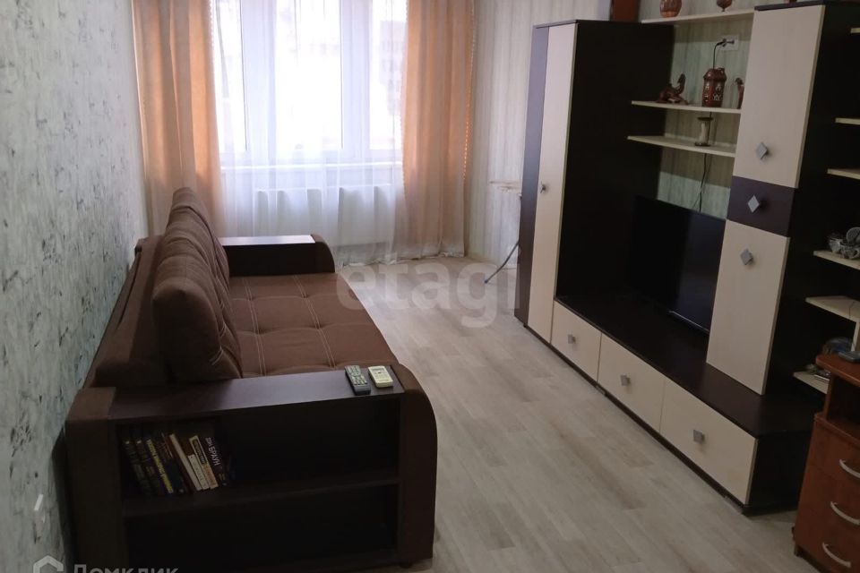Продаётся 1-комнатная квартира, 42.3 м²