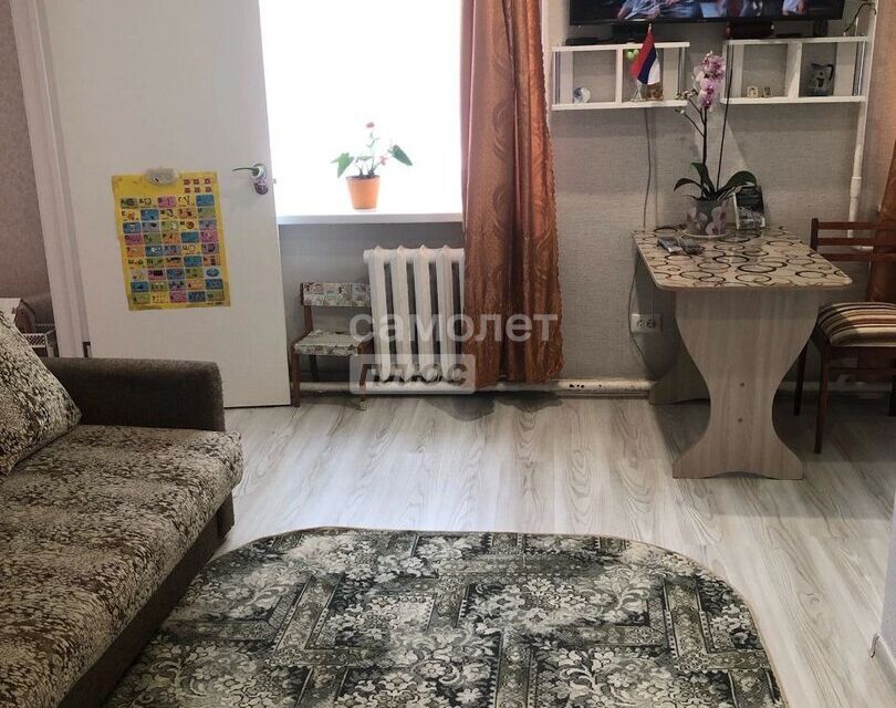 Продаётся 3-комнатная квартира, 50 м²