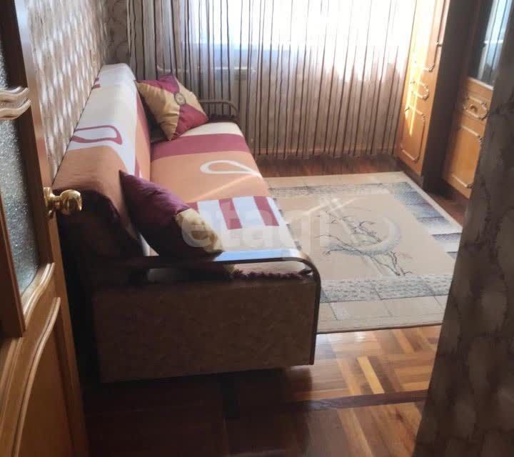 Продаётся 4-комнатная квартира, 70.3 м²