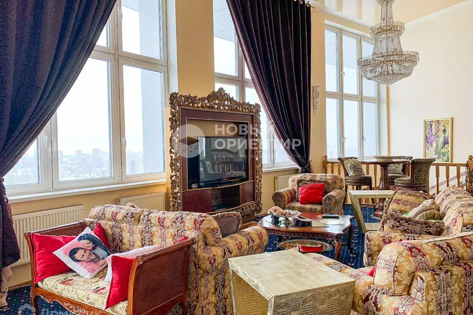 Сдаётся 7-комнатная квартира, 400 м²