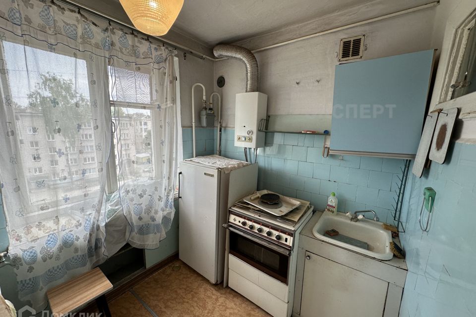 Продаётся 3-комнатная квартира, 48.6 м²