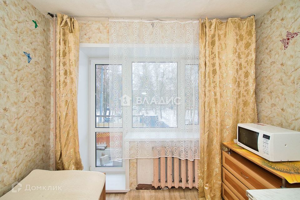 Продаётся комната в 4-комн. квартире, 12.4 м²