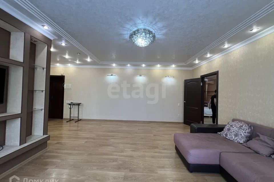 Продаётся 2-комнатная квартира, 67.3 м²