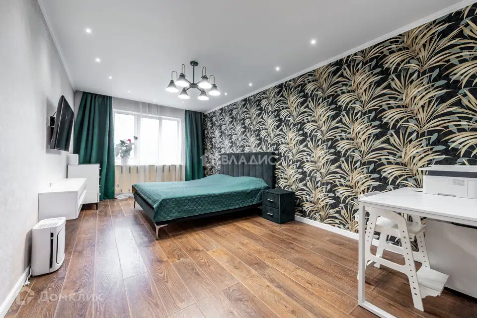 Продаётся 3-комнатная квартира, 113.7 м²