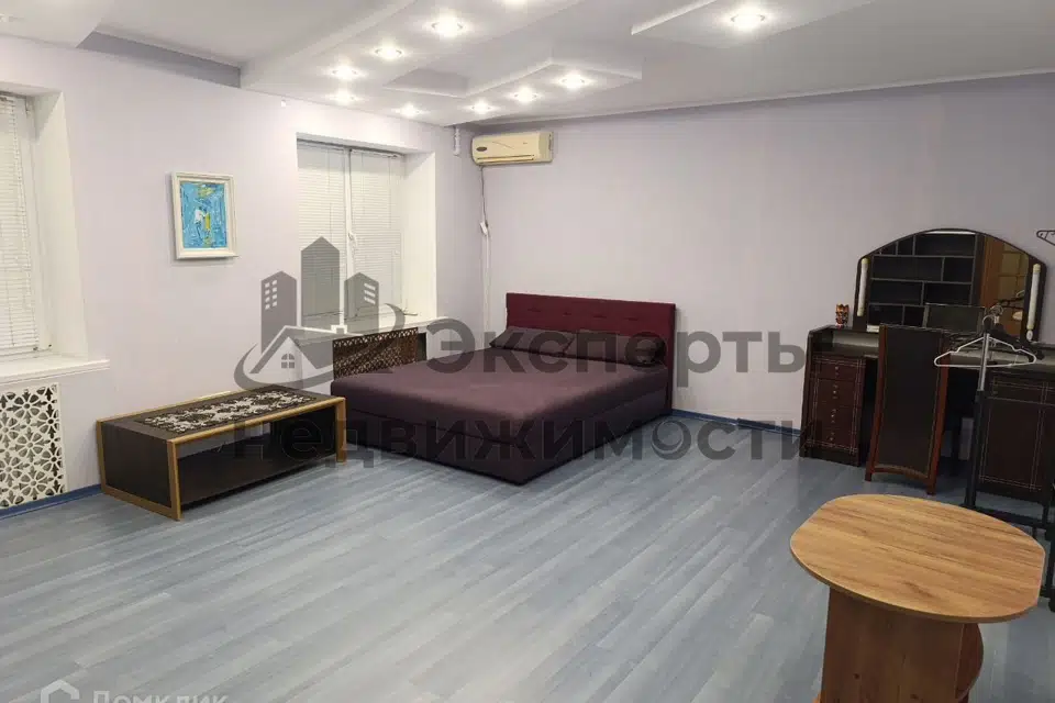 Продаётся 4-комнатная квартира, 109.3 м²