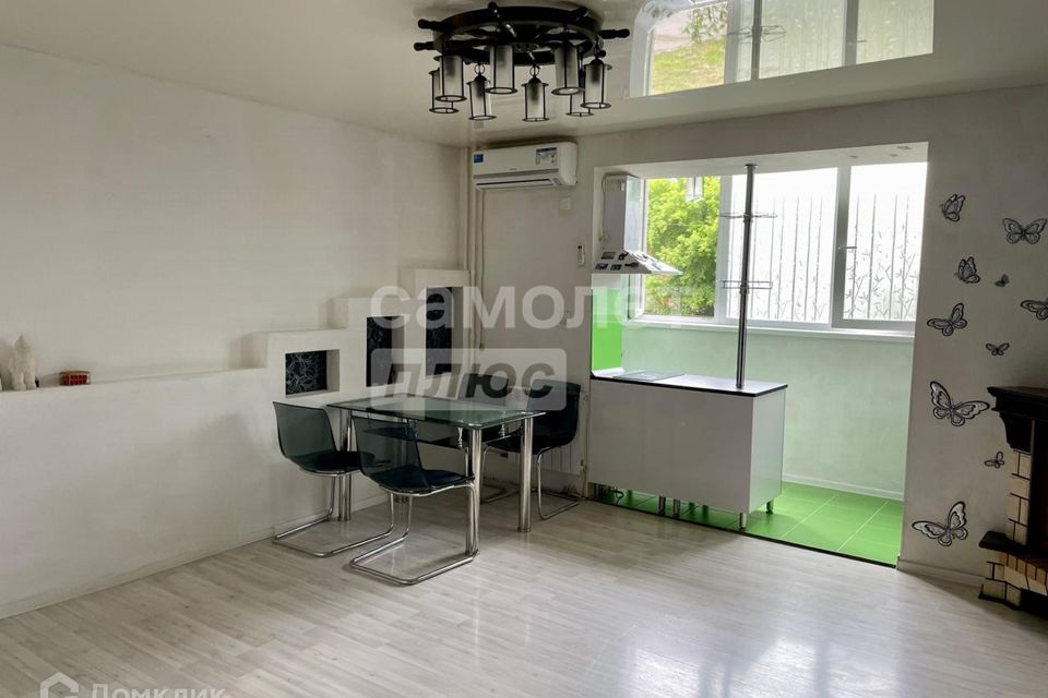 Продаётся 1-комнатная квартира, 42 м²