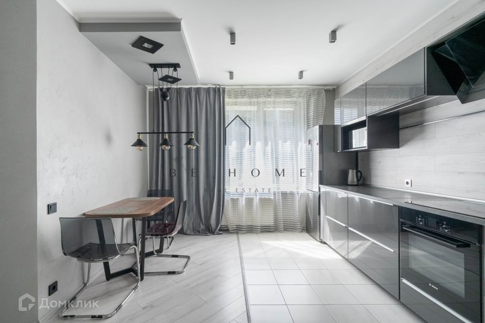 Продаётся 1-комнатная квартира, 54.4 м²