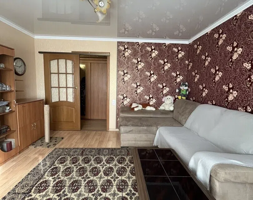 Продаётся 4-комнатная квартира, 72.4 м²