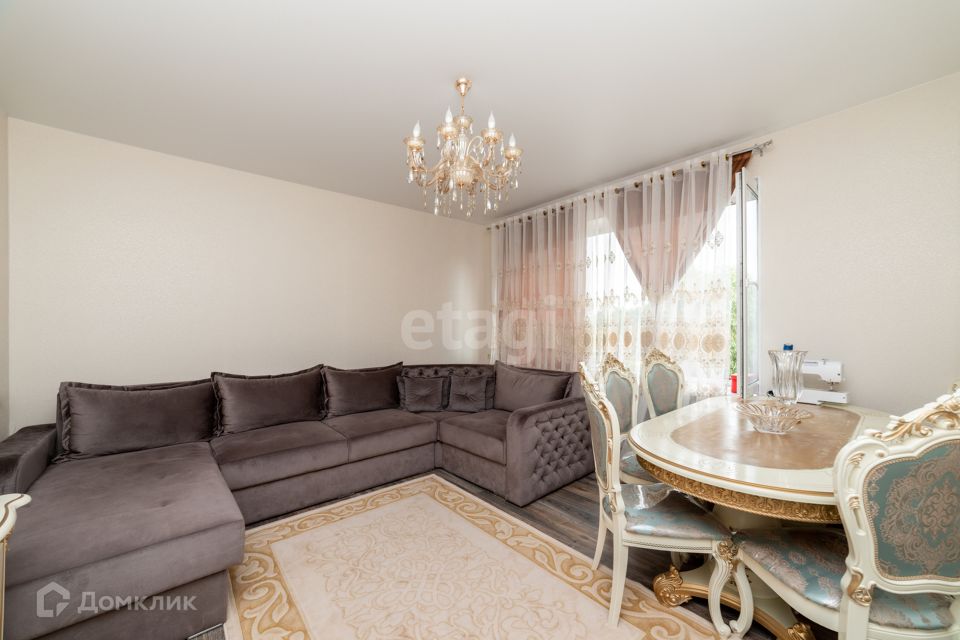 Продаётся 3-комнатная квартира, 90 м²