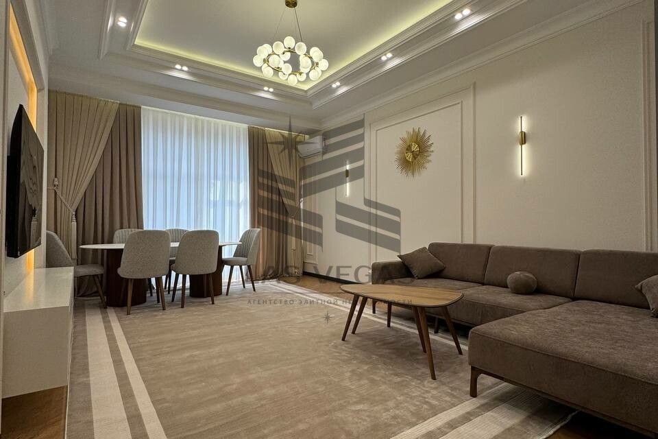 Сдаётся 3-комнатная квартира, 140 м²