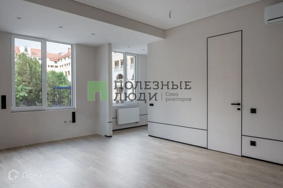 Продаётся 2-комнатная квартира, 76.9 м²