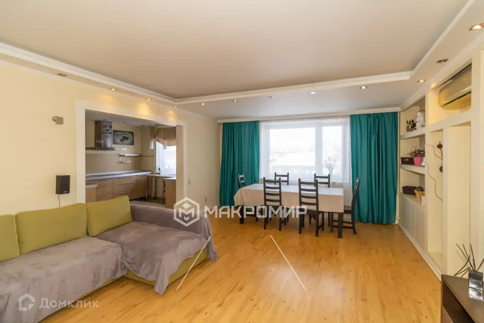 Продаётся 5-комнатная квартира, 206 м²