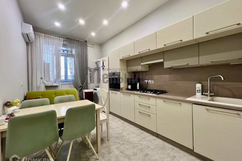 Продаётся 1-комнатная квартира, 45.4 м²