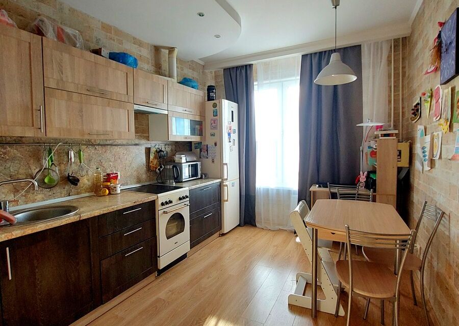 Продаётся 2-комнатная квартира, 56.8 м²