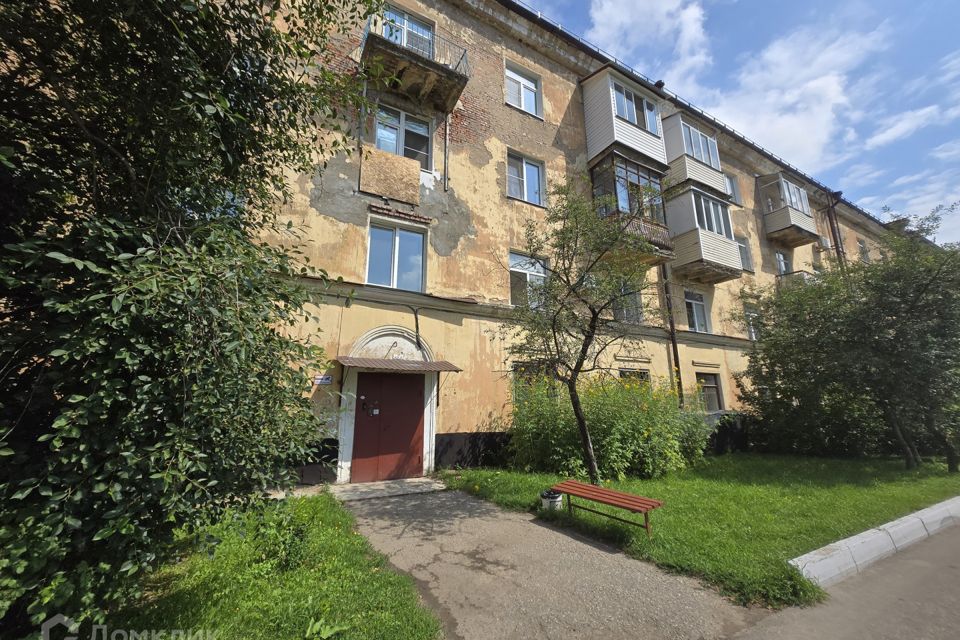 Продаётся 4-комнатная квартира, 96.8 м²