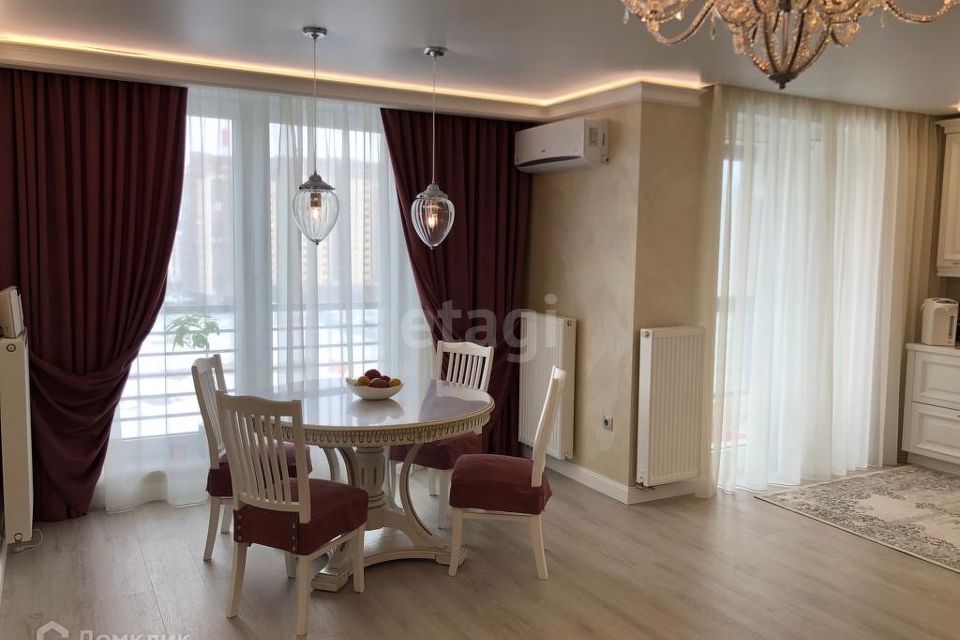 Сдаётся 2-комнатная квартира, 84 м²