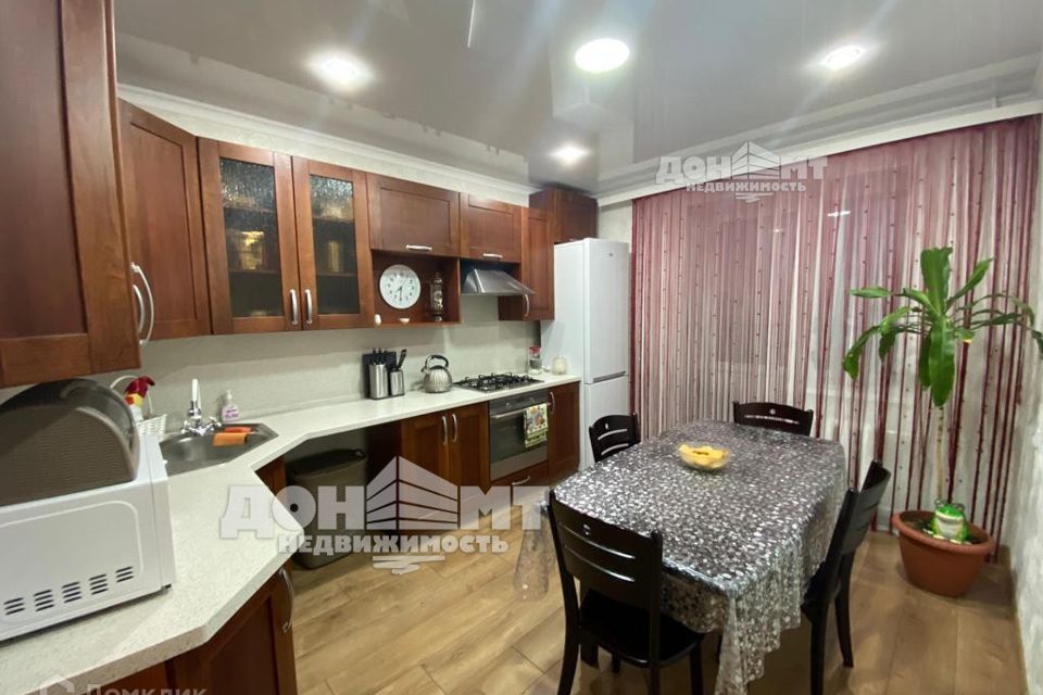 Продаётся 4-комнатная квартира, 98 м²