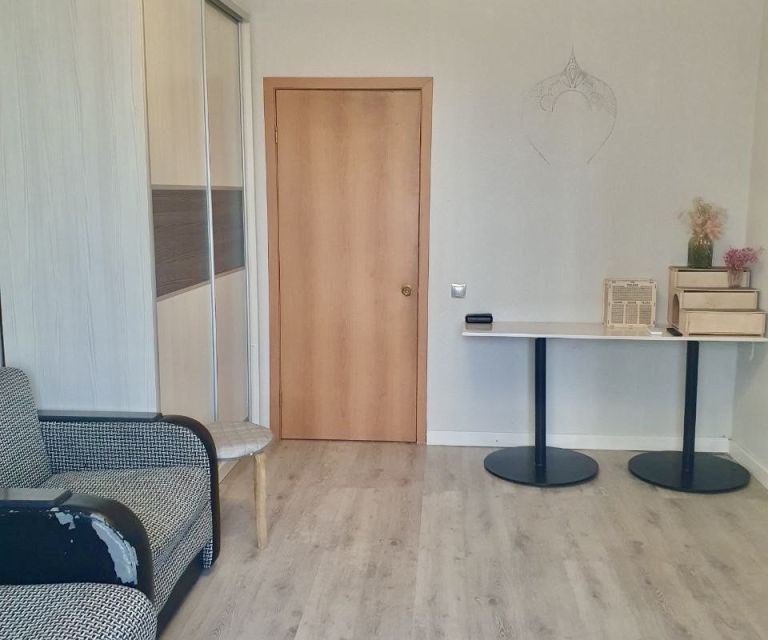 Продаётся 1-комнатная квартира, 43 м²