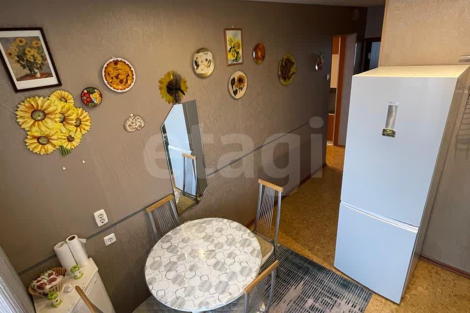 Сдаётся 2-комнатная квартира, 56.7 м²