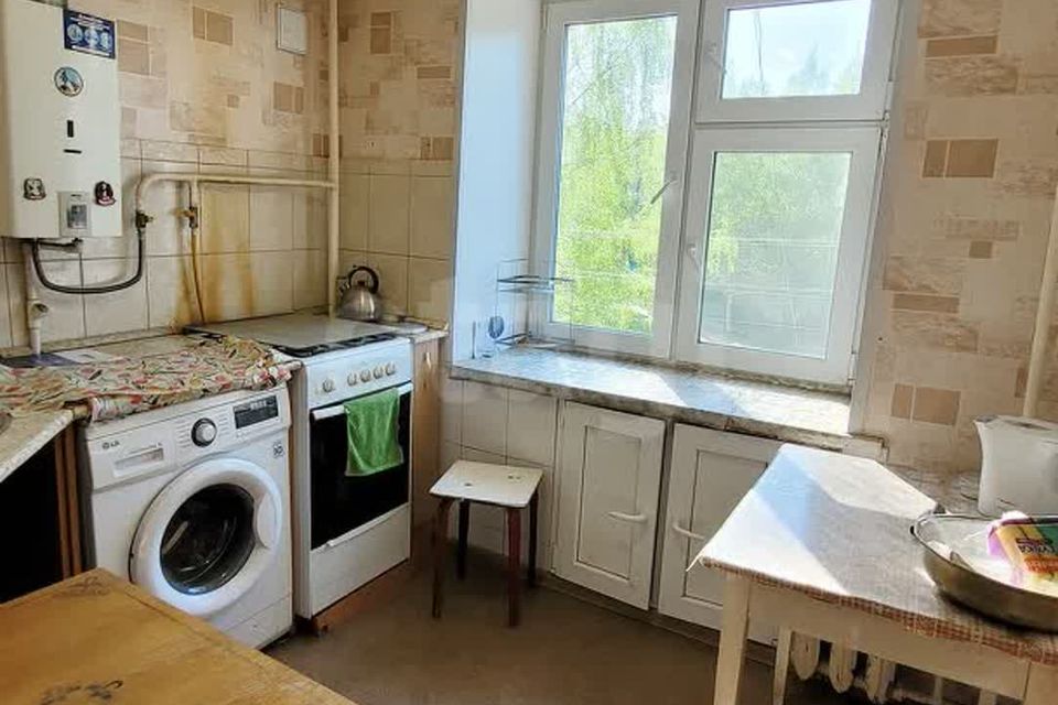 Продаётся 3-комнатная квартира, 50.7 м²