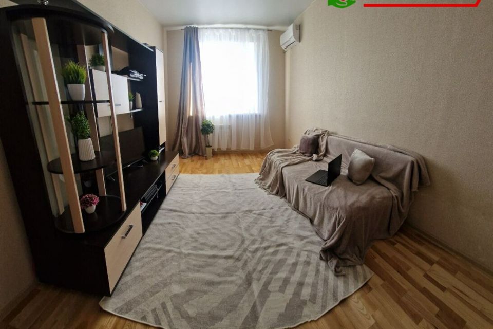 Продаётся 1-комнатная квартира, 38 м²