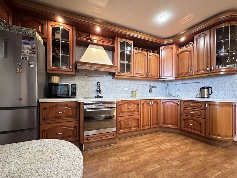 Продаётся 3-комнатная квартира, 117 м²