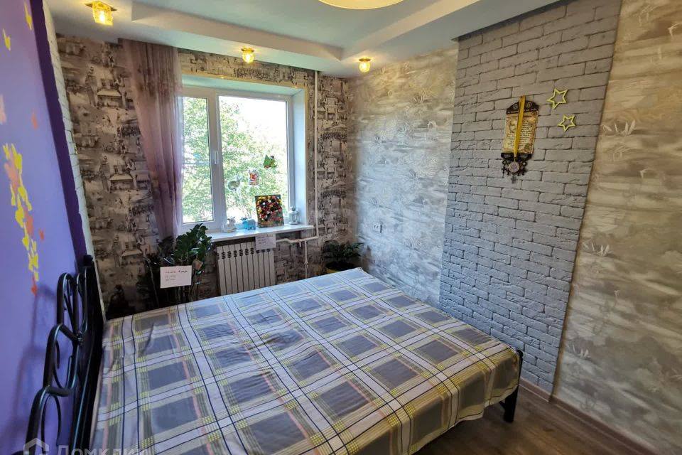 Продаётся 4-комнатная квартира, 61.6 м²