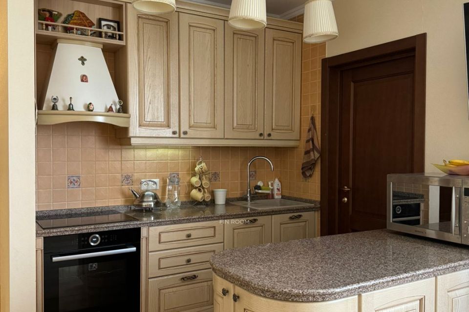 Продаётся 4-комнатная квартира, 74.2 м²