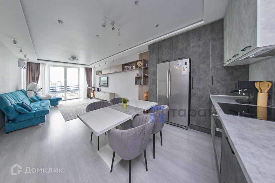 Продаётся 3-комнатная квартира, 82.7 м²