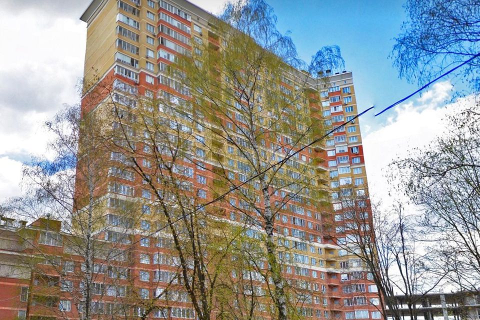 Продаётся комната в 2-комн. квартире, 59 м²