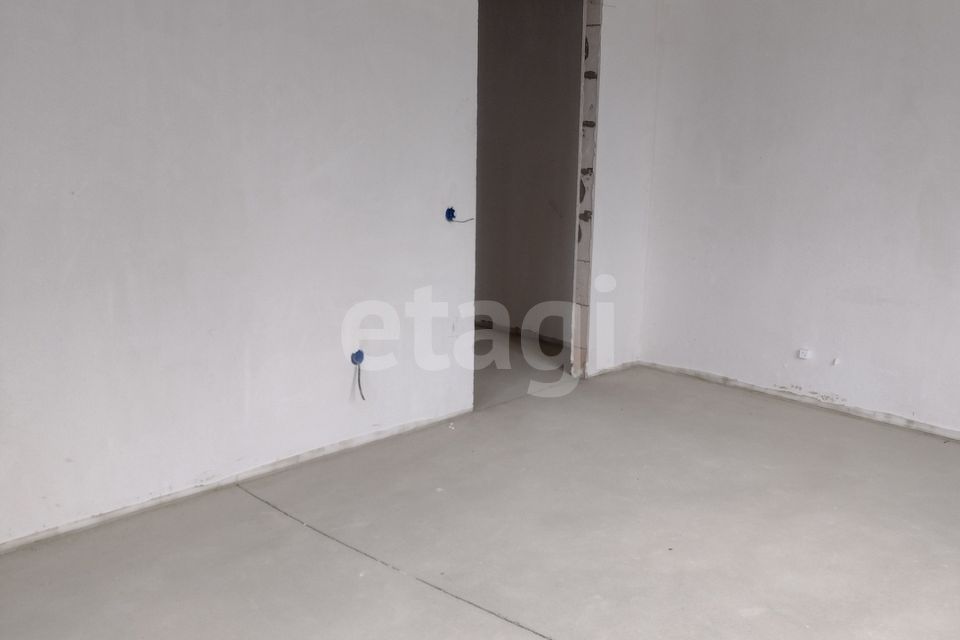 Продаётся 1-комнатная квартира, 42 м²