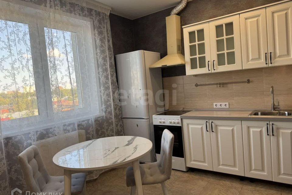 Сдаётся 1-комнатная квартира, 42 м²