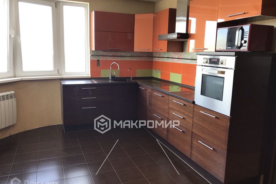 Сдаётся 2-комнатная квартира, 83 м²