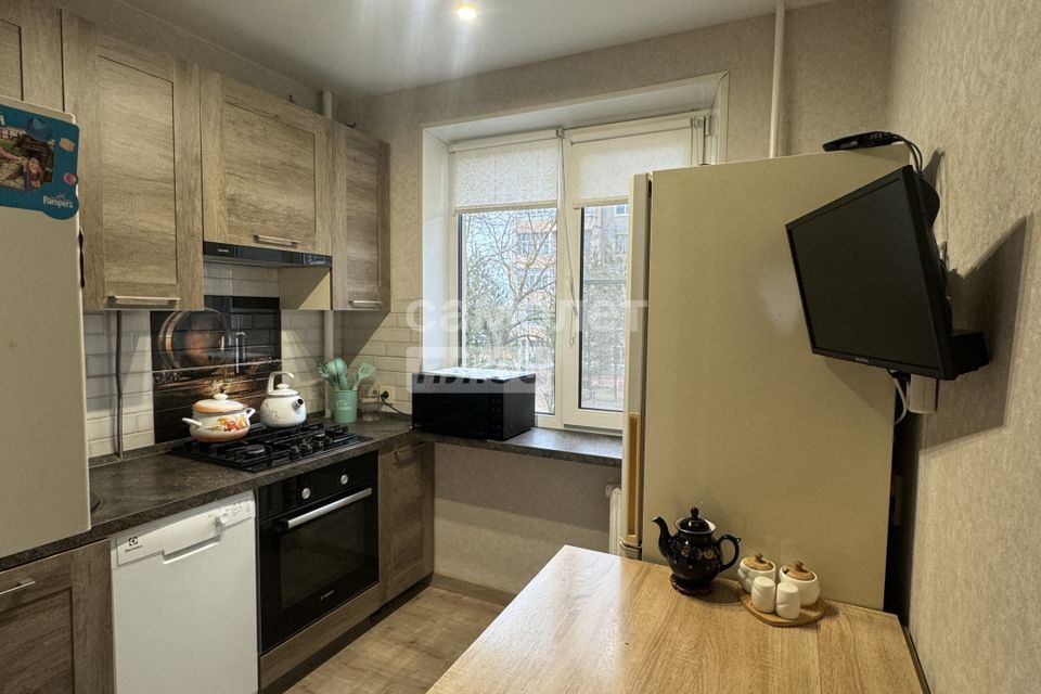 Продаётся 3-комнатная квартира, 61.3 м²