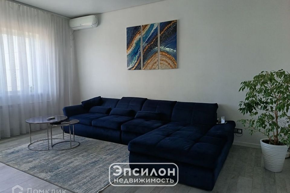Продаётся 3-комнатная квартира, 109.8 м²