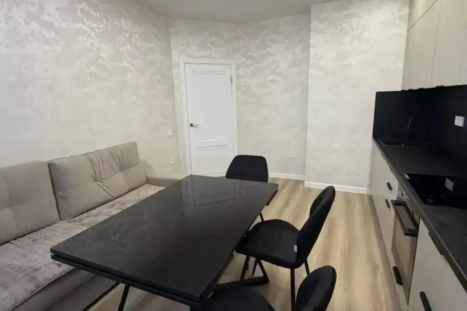 Продаётся 2-комнатная квартира, 58 м²