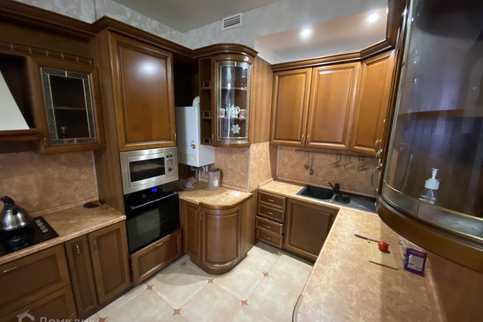 Продаётся 3-комнатная квартира, 106 м²