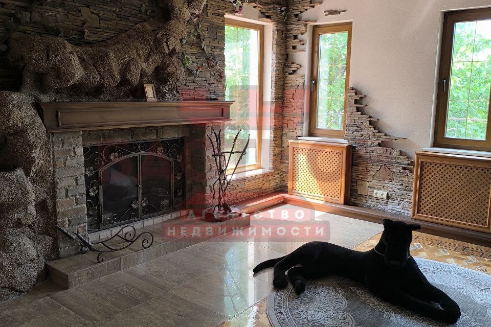 Продаётся 3-этажный дом, 260 м²