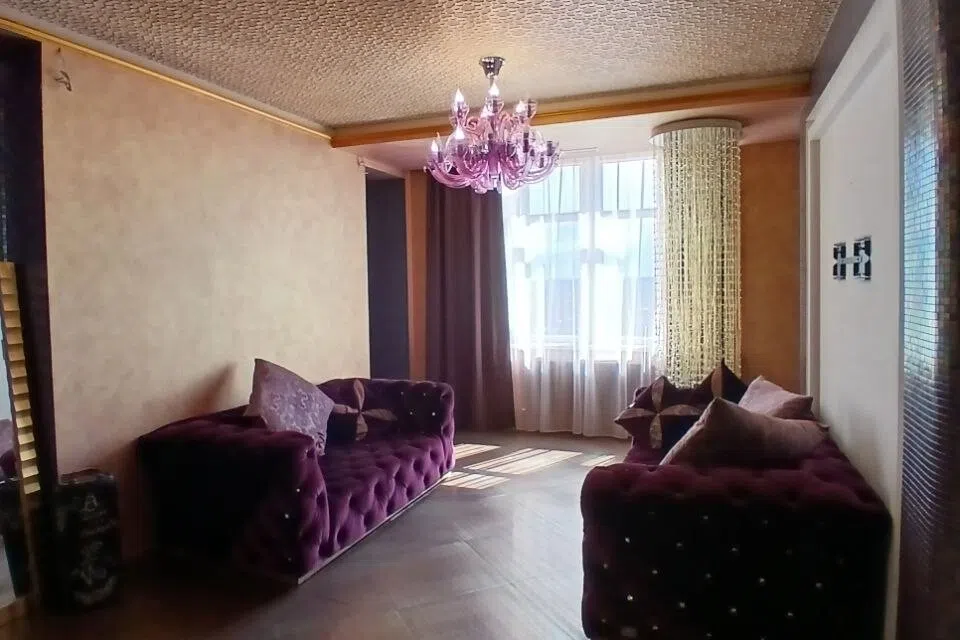 Сдаётся 2-комнатная квартира, 90 м²
