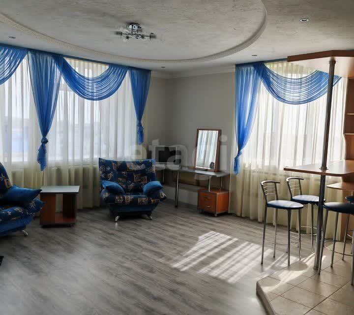 Продаётся 2-комнатная квартира, 73.3 м²