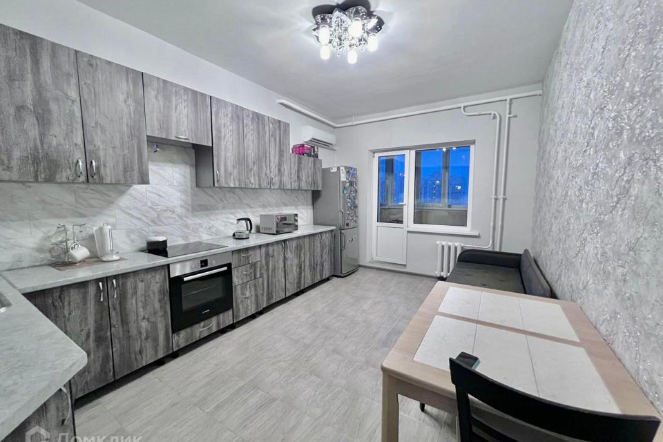 Продаётся 2-комнатная квартира, 78.8 м²