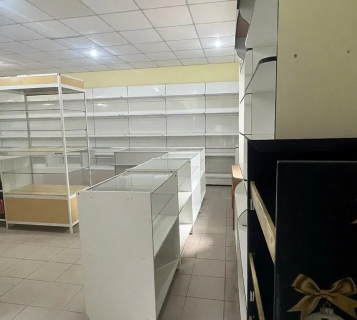 Сдаётся торговое помещение, 87.7 м²