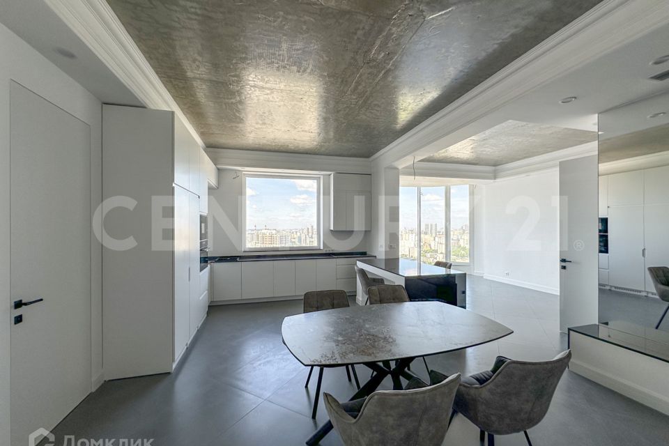 Продаётся 5-комнатная квартира, 190 м²