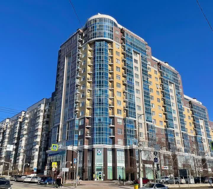 Продаётся 6-комнатная квартира, 255 м²