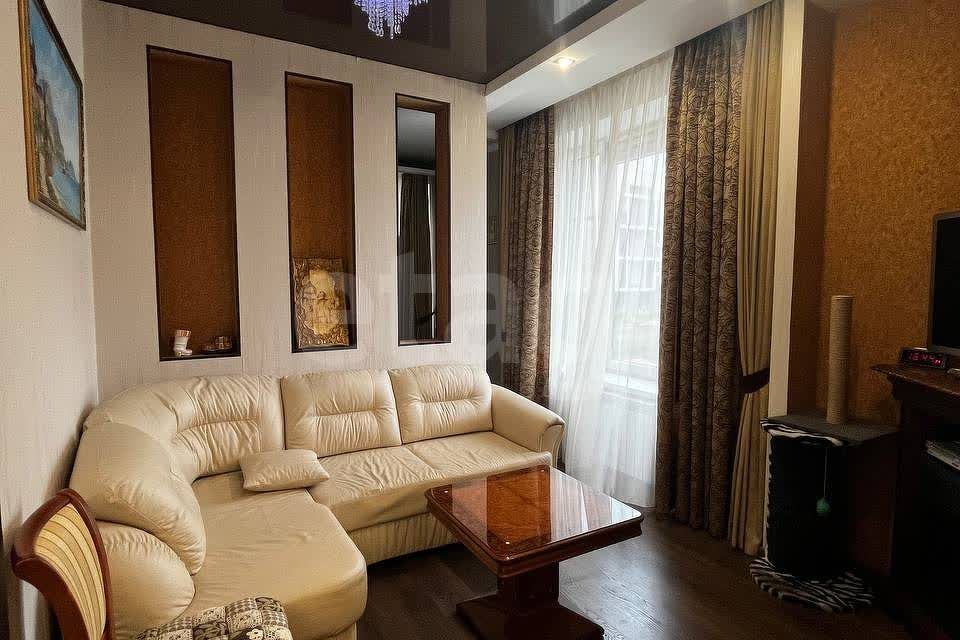Продаётся 1-комнатная квартира, 42 м²