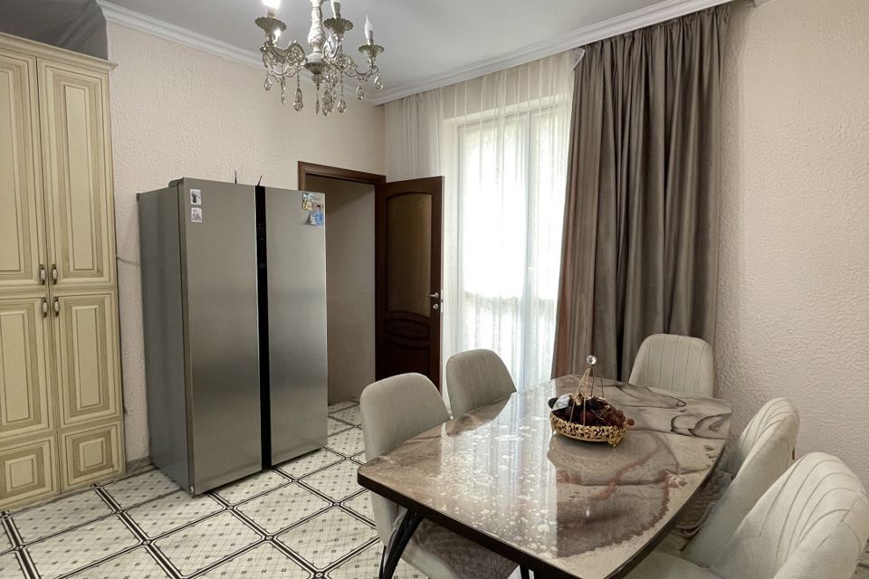 Продаётся 4-комнатная квартира, 102.8 м²