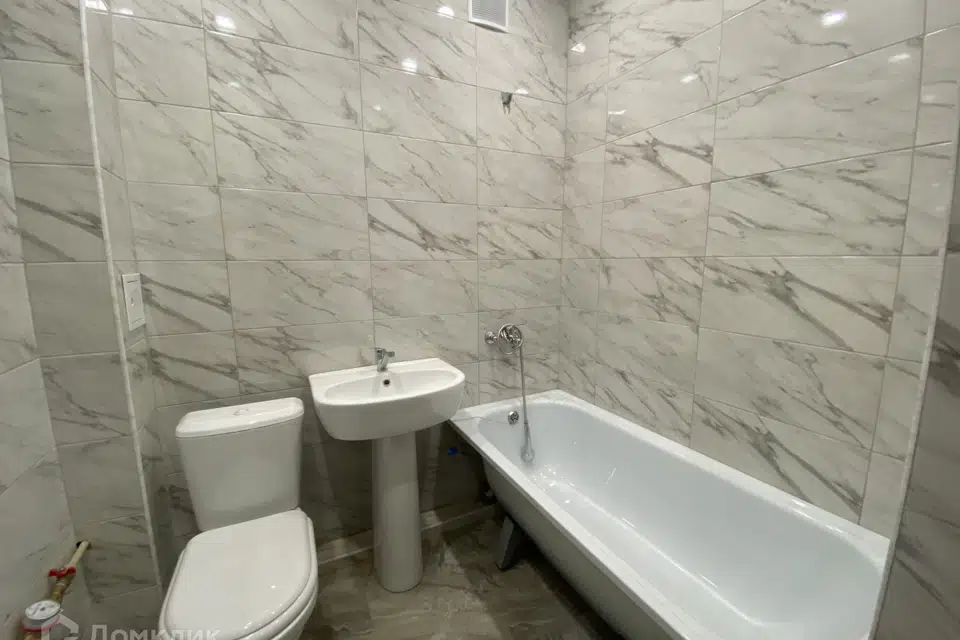 Продаётся 1-комнатная квартира, 46.7 м²