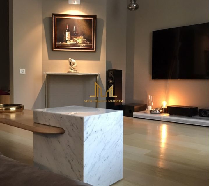Продаётся 1-комнатная квартира, 125 м²